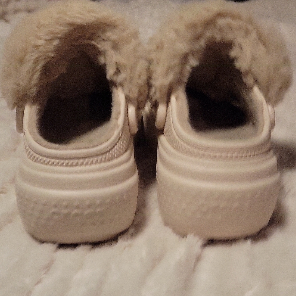 Faux Fur Lined Crocs - Picture 5 of 7